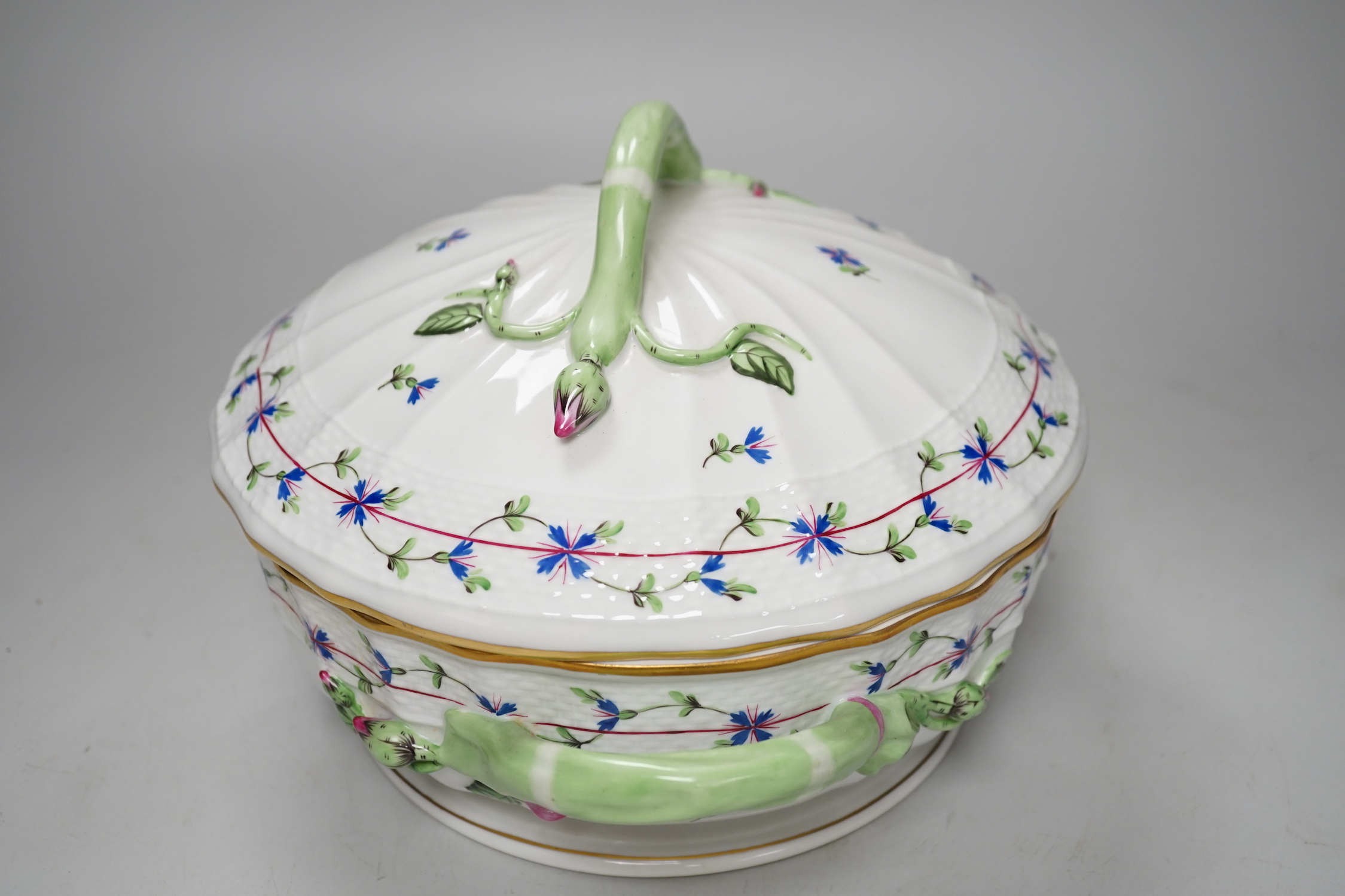 A Herend ‘Chantilly flowers’ tureen and cover, 22cm diam.